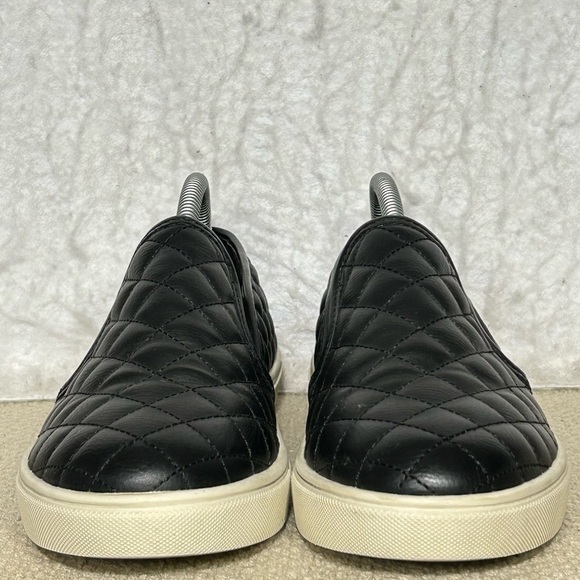 Steve Madden Womens Black Quilted Ecentrcq SlipOn Casual Sneaker Shoes SZ 8.5M - Picture 3 of 11